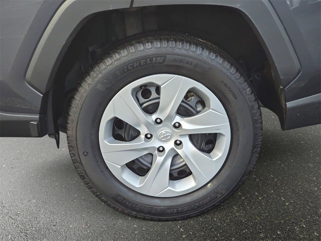 Used 2022 Toyota RAV4 LE image 35