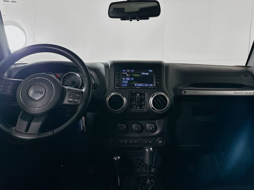 Used 2016 Jeep Wrangler Unlimited Rubicon w/ Connectivity Group image 20