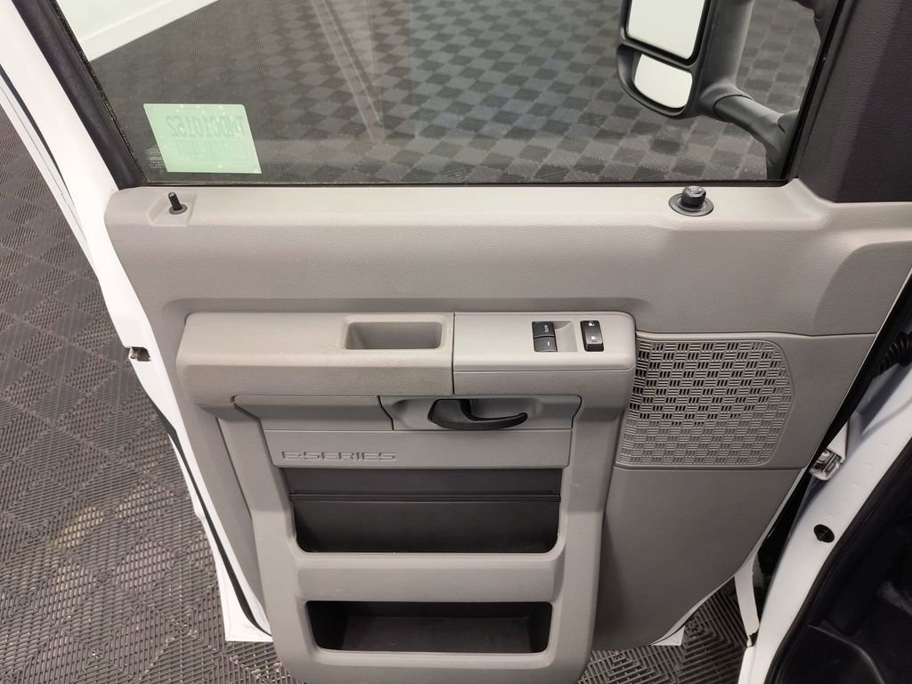 Used 2021 Ford E-450 and Econoline 450 Super Duty w/ Power Windows & Locks Group image 17