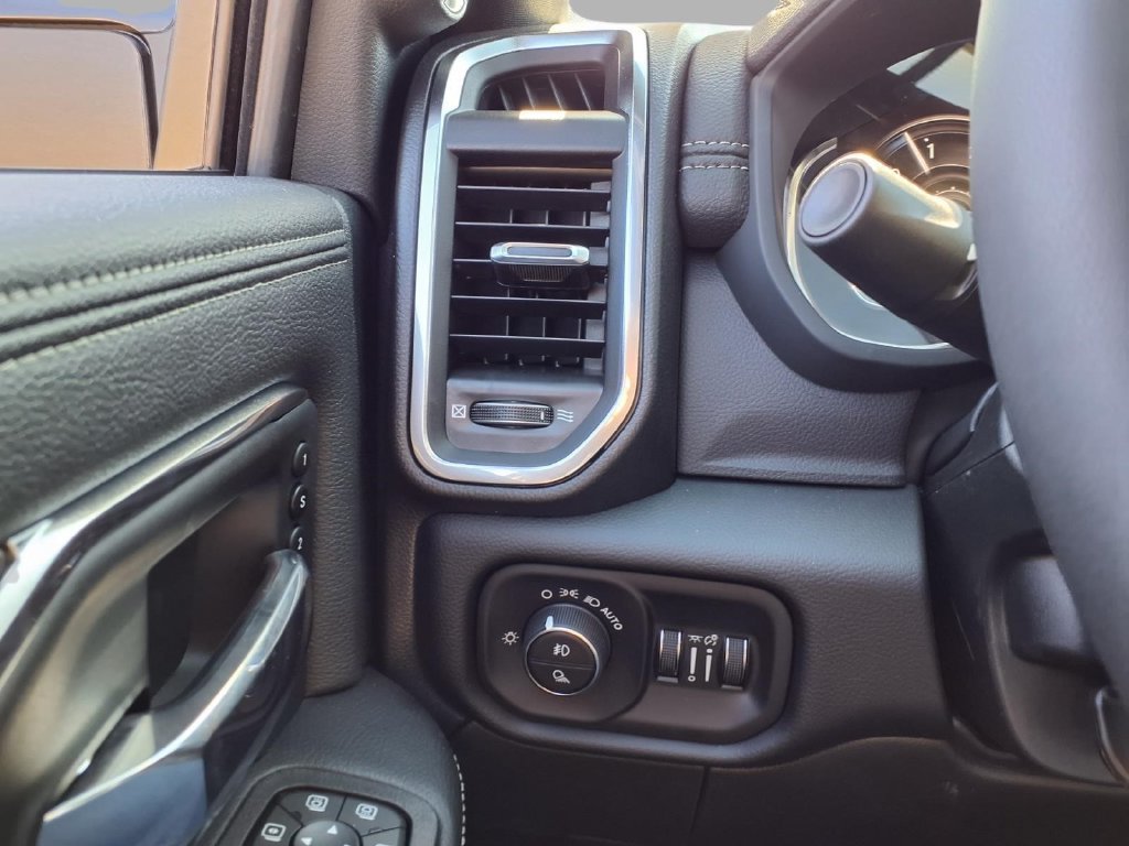 New 2027 RAM 3500 Laramie AWD/4WD image 15