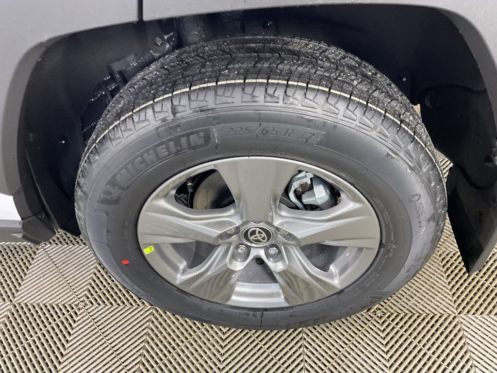 New 2025 Toyota RAV4 XLE image 5