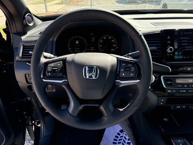 New 2026 Honda Ridgeline Black Edition image 9