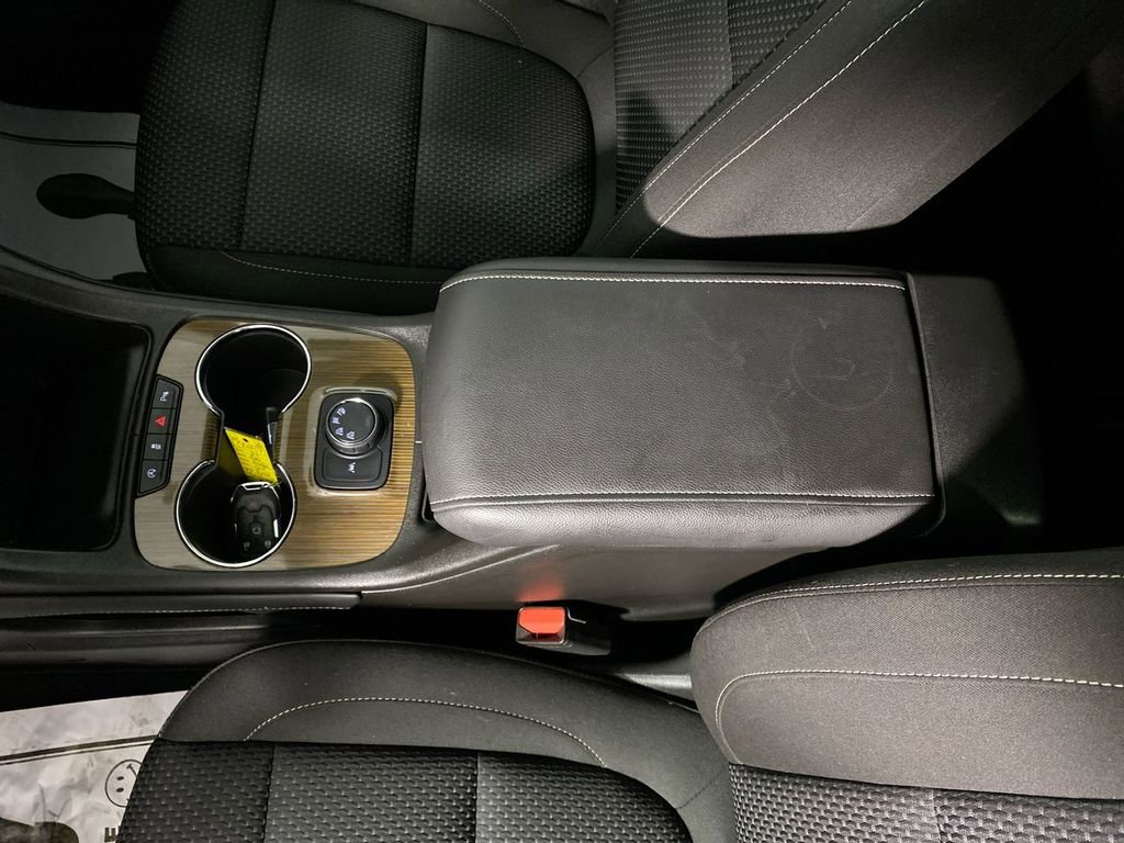 Certified 2023 GMC Acadia SLE image 20