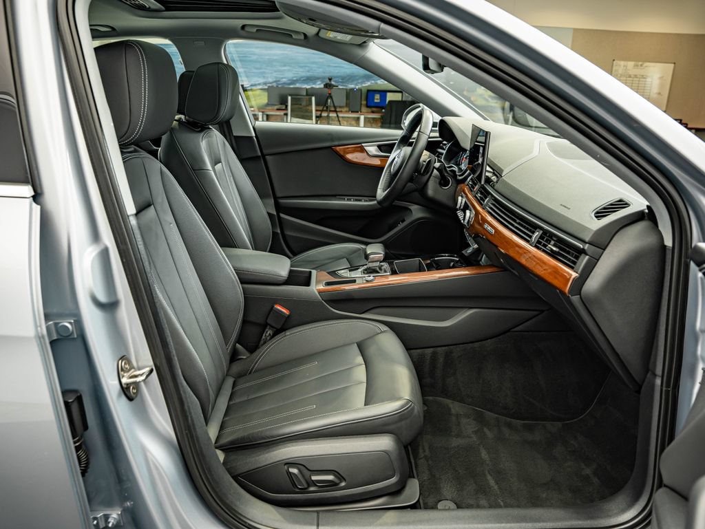 Used 2022 Audi A4 2.0T Premium w/ Convenience Package AWD/4WD image 36