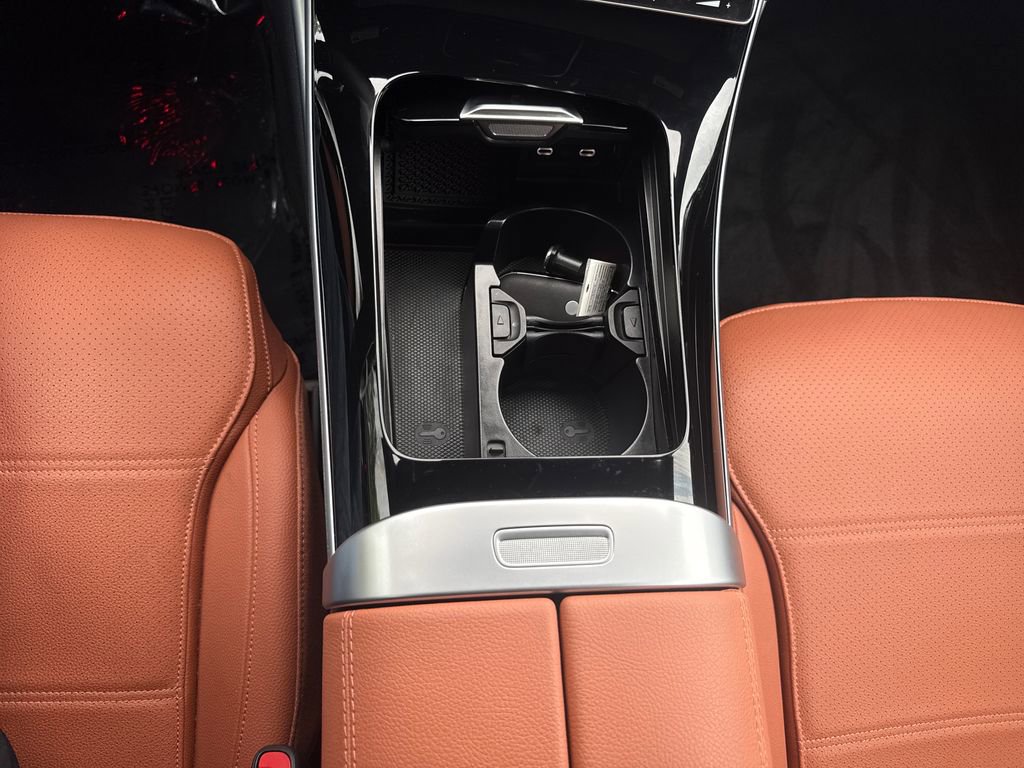 Used 2025 Mercedes-Benz C 300 Sedan image 22