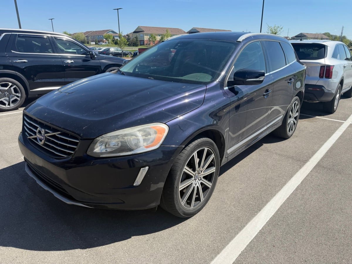Used 2017 Volvo XC60 T6 Inscription w/ Protection Package AWD/4WD image 2