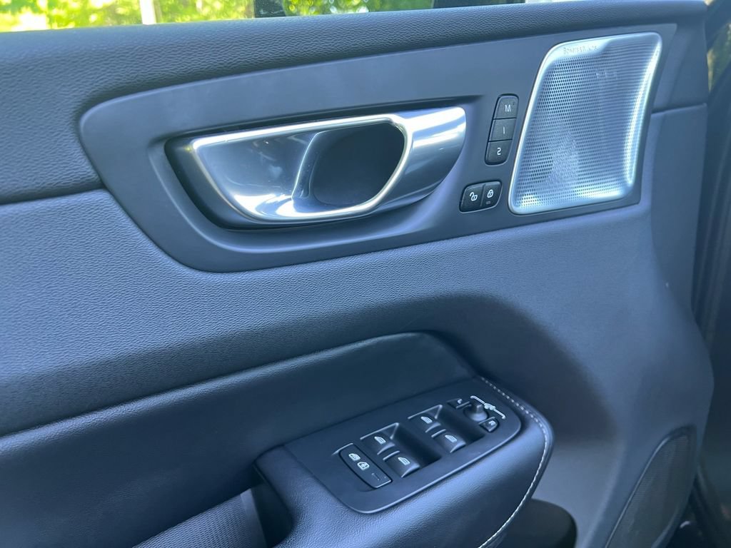 Certified 2023 Volvo XC60 B5 Ultimate AWD/4WD image 10