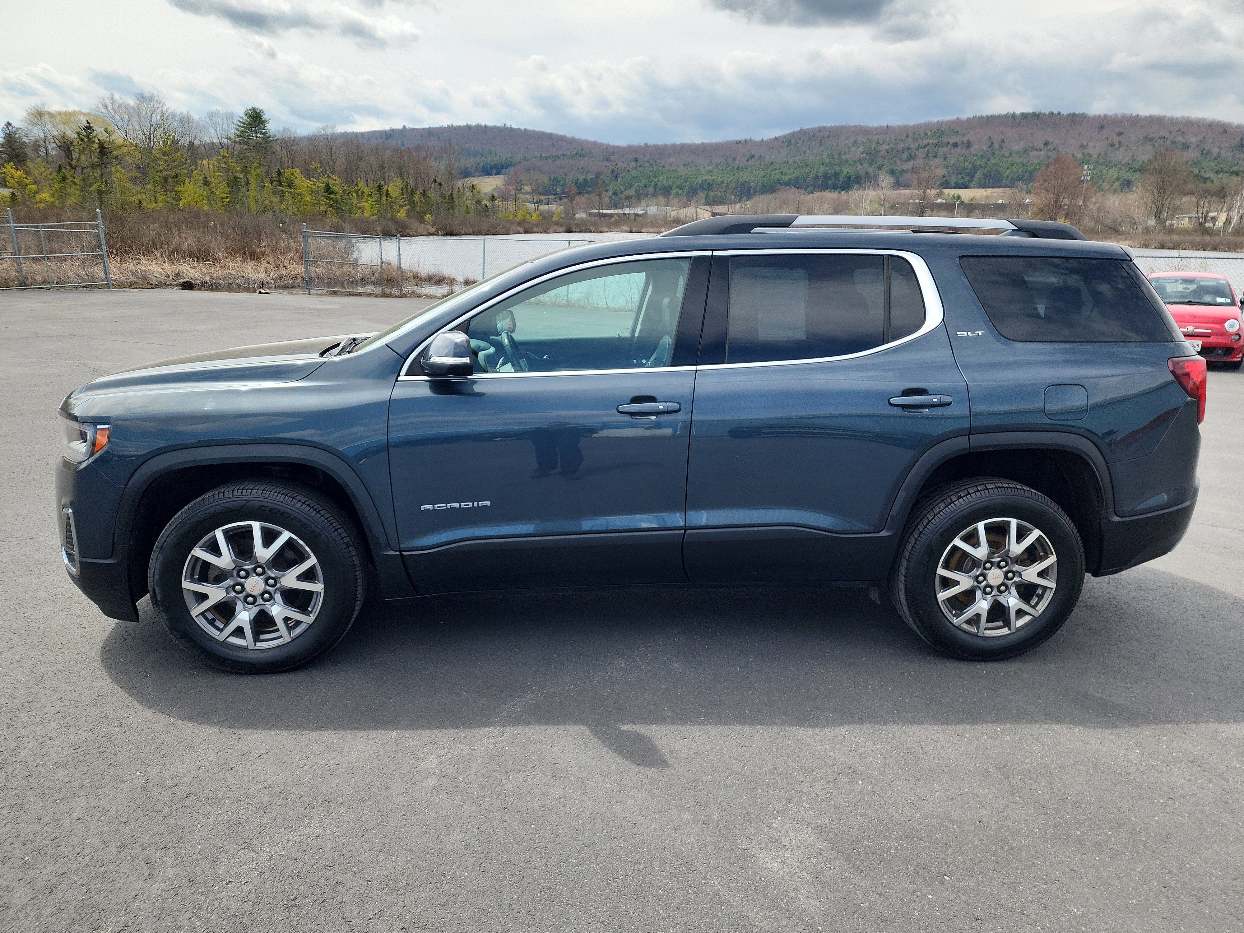Used 2020 GMC Acadia SLT image 5