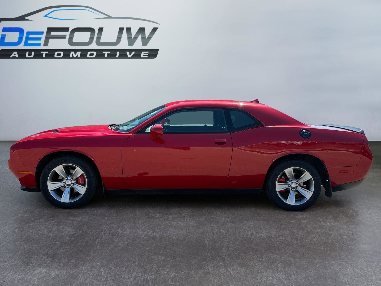 Used 2015 Dodge Challenger SXT w/ Sound Group image 6