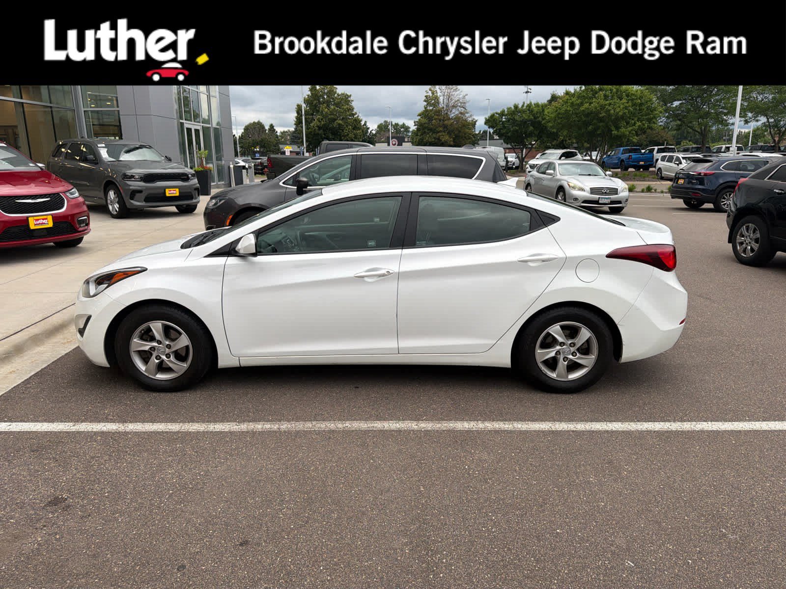 Used 2015 Hyundai Elantra SE FWD video 1