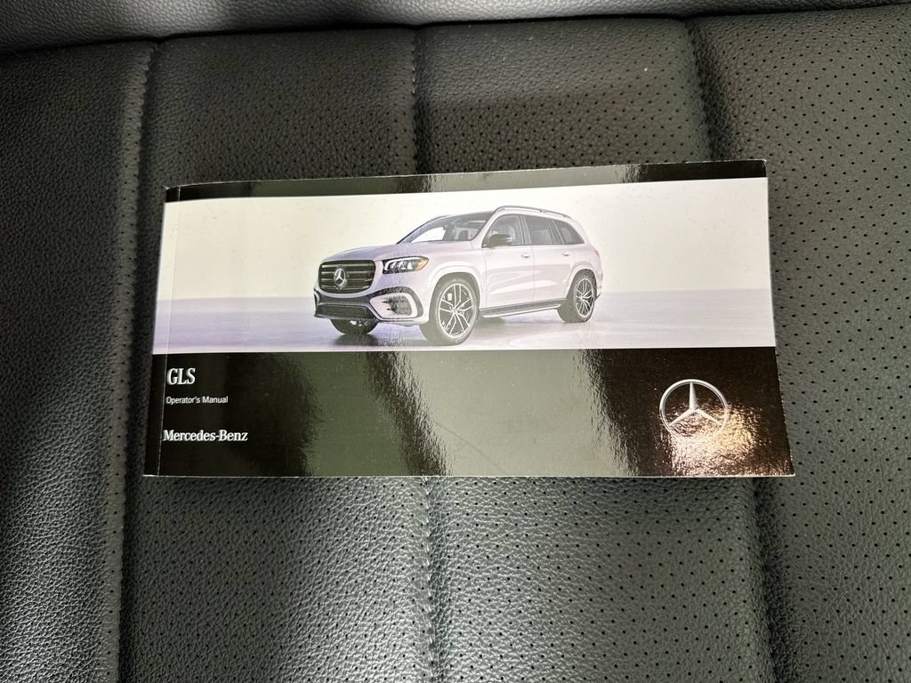 Used 2024 Mercedes-Benz GLS 450 4MATIC image 44