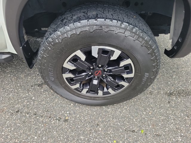 Used 2022 Nissan Frontier Pro-X RWD image 6