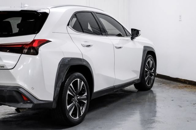 Used 2019 Lexus UX 200 w/ Premium Package FWD image 14