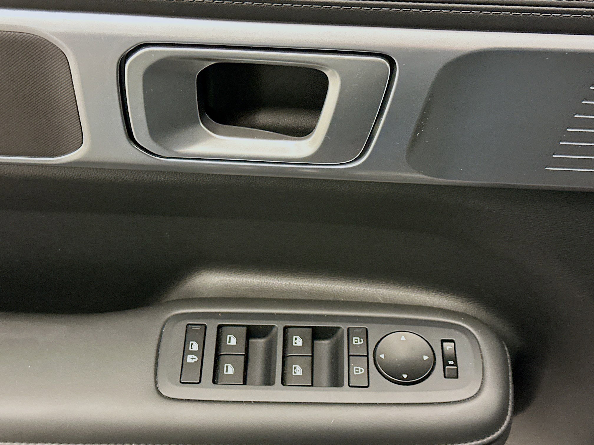 Used 2025 Hyundai Santa Fe SEL image 15