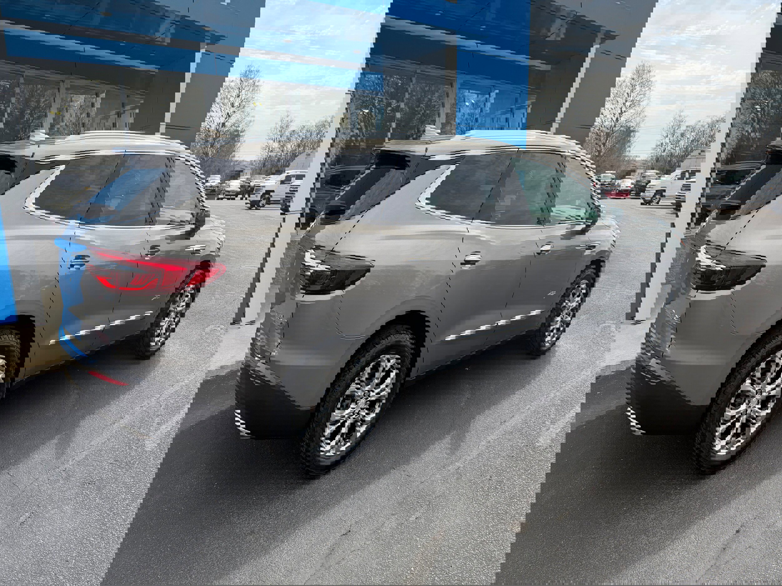 Used 2018 Buick Enclave Avenir w/ Avenir Technology Package image 2