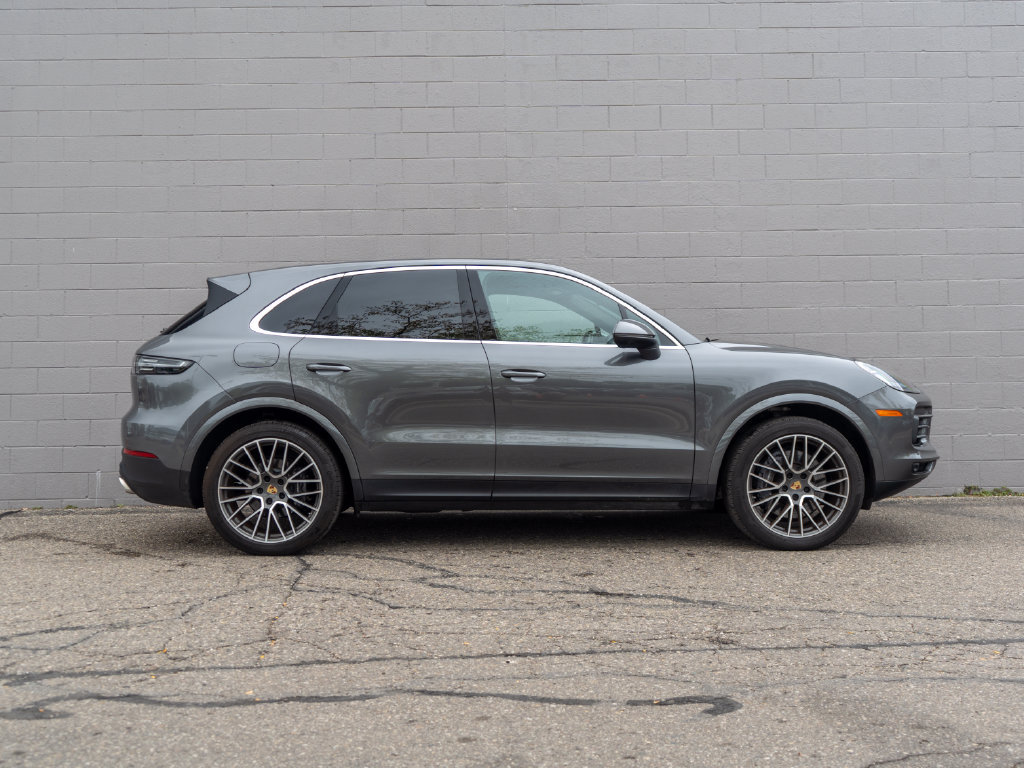 Used 2023 Porsche Cayenne AWD/4WD image 8