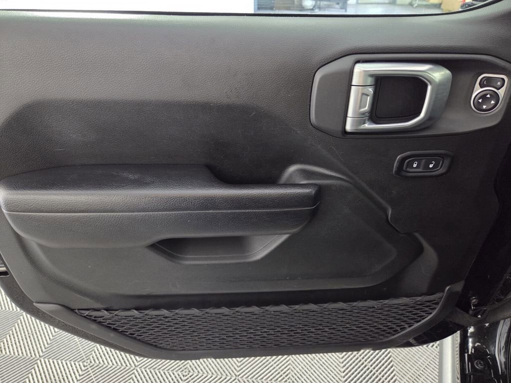 Certified 2024 Jeep Wrangler Unlimited Rubicon image 32