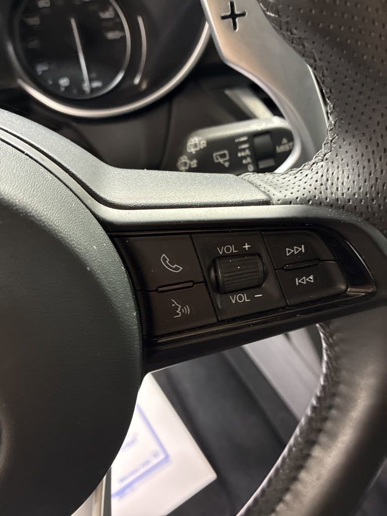 Used 2022 Alfa Romeo Stelvio Sprint image 17