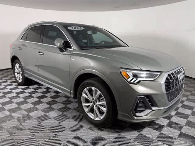 Used 2024 Audi Q3 2.0T Premium AWD/4WD image 9