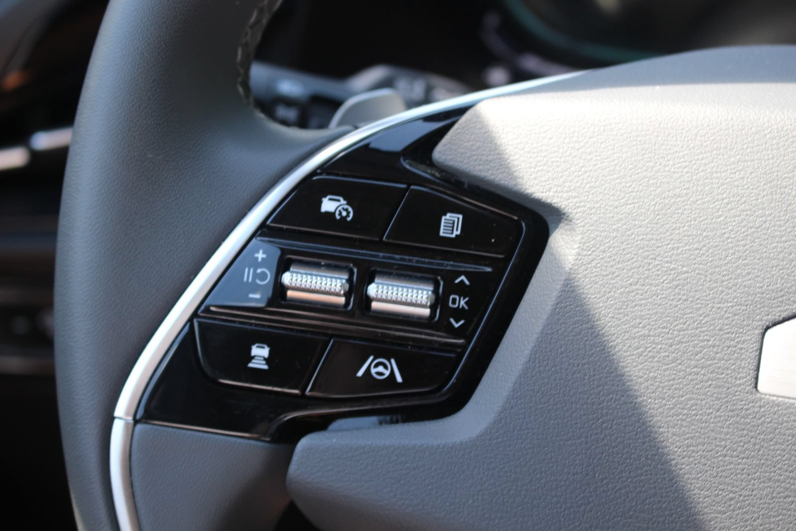 Certified 2024 Kia Niro EX Touring FWD image 20