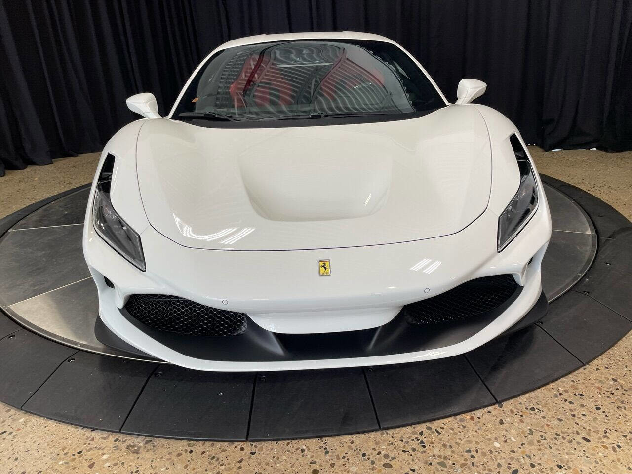 Used 2022 Ferrari F8 Tributo image 5