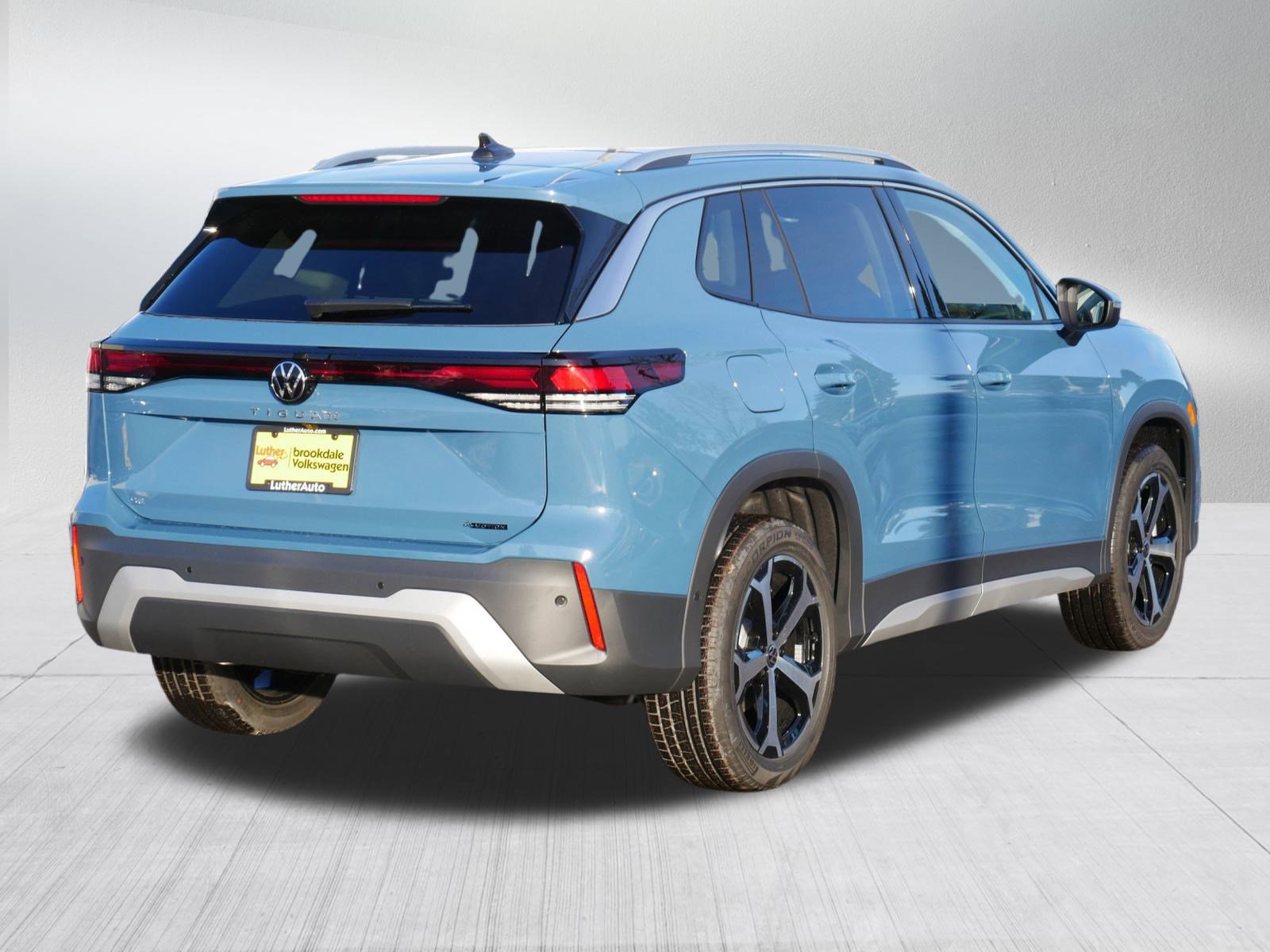 New 2026 Volkswagen Tiguan SE image 3