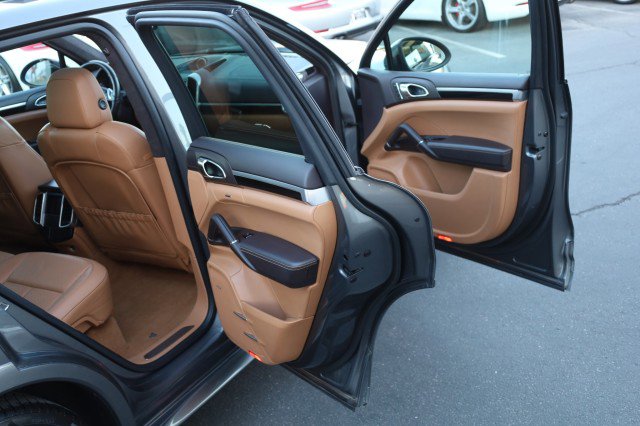 Used 2014 Porsche Cayenne GTS AWD/4WD image 48