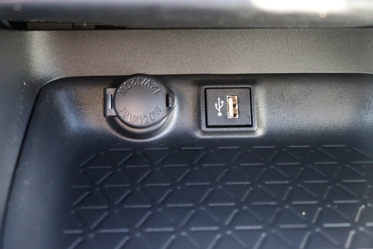 Used 2025 Toyota RAV4 XLE image 34