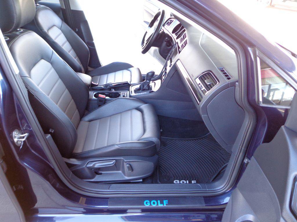 Used 2017 Volkswagen Golf 4-Door image 16