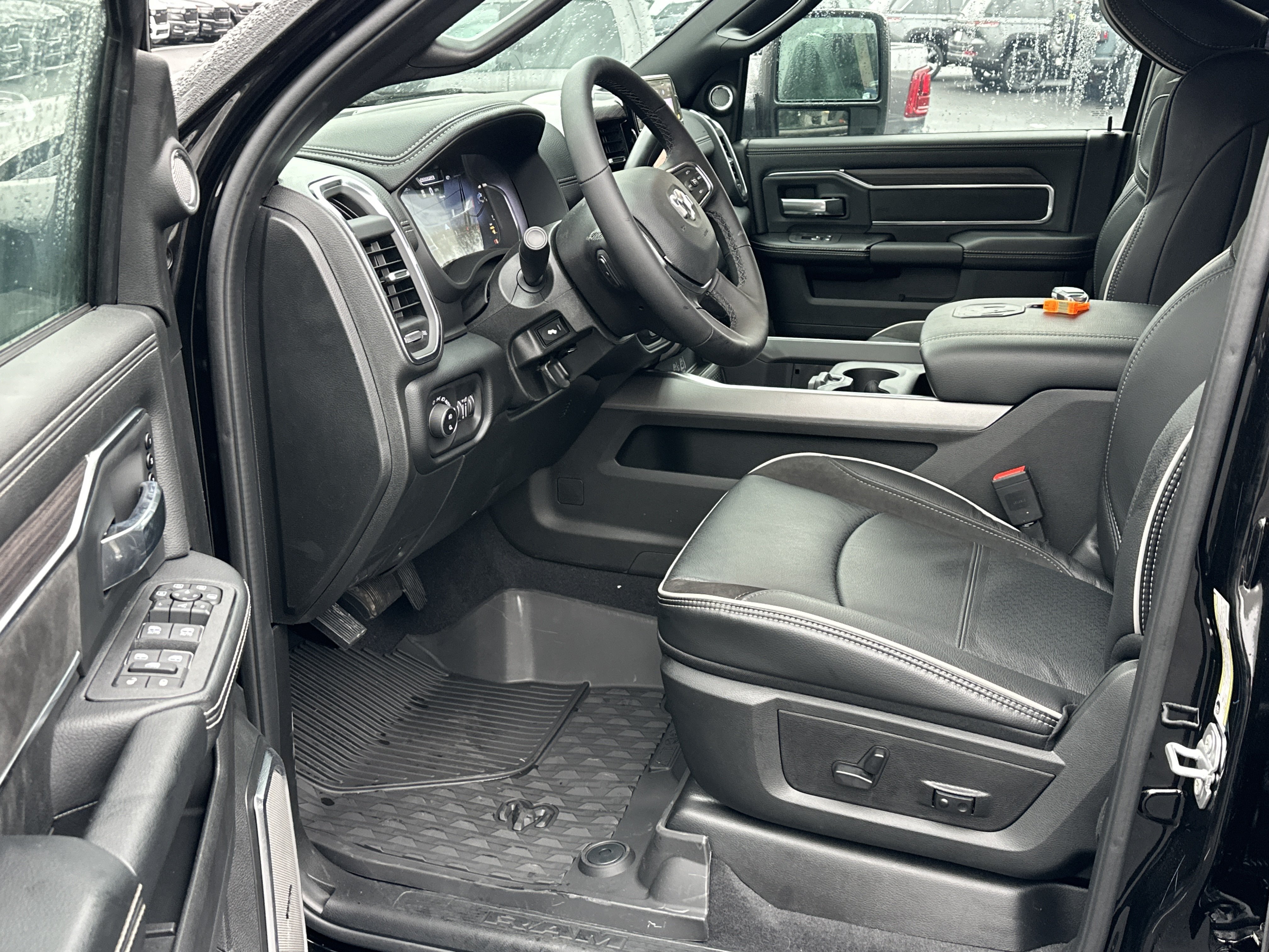 New 2026 RAM 2500 Laramie AWD/4WD image 29