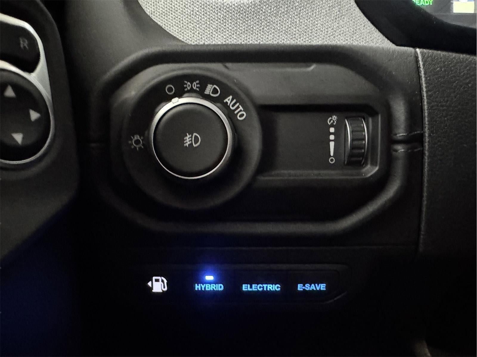Used 2025 Jeep Wrangler Unlimited Sahara w/ Safety Group AWD/4WD image 21