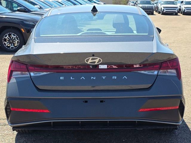 Certified 2025 Hyundai Elantra SEL image 20