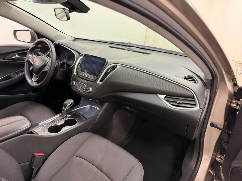 Used 2022 Chevrolet Malibu LT FWD image 11