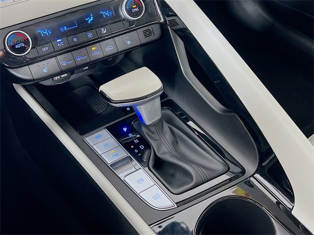 Used 2024 Hyundai Elantra Limited image 23