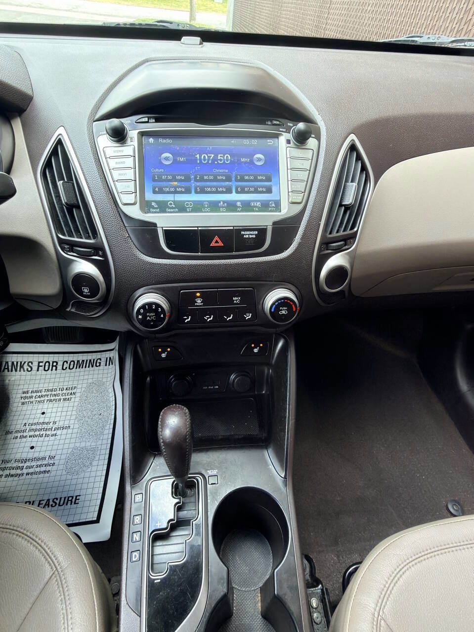 Used 2011 Hyundai Tucson GLS image 12