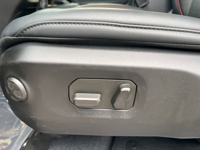 Used 2025 Jeep Wrangler Unlimited Rubicon w/ XTREMEE 35" Tire Package image 5