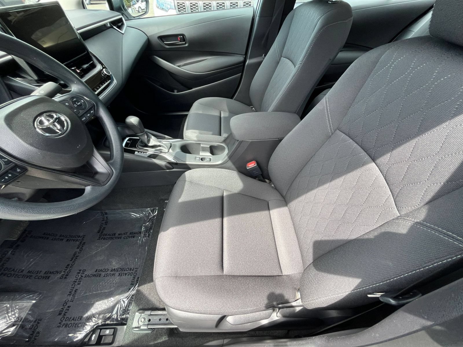 Used 2025 Toyota Corolla LE FWD image 27