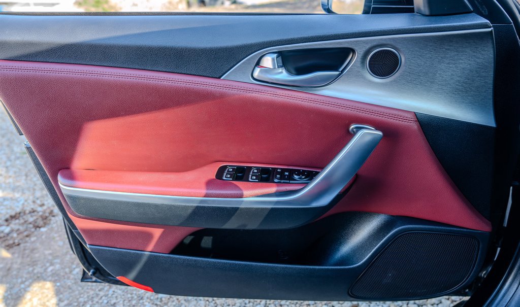 Used 2019 Kia Stinger GT image 25