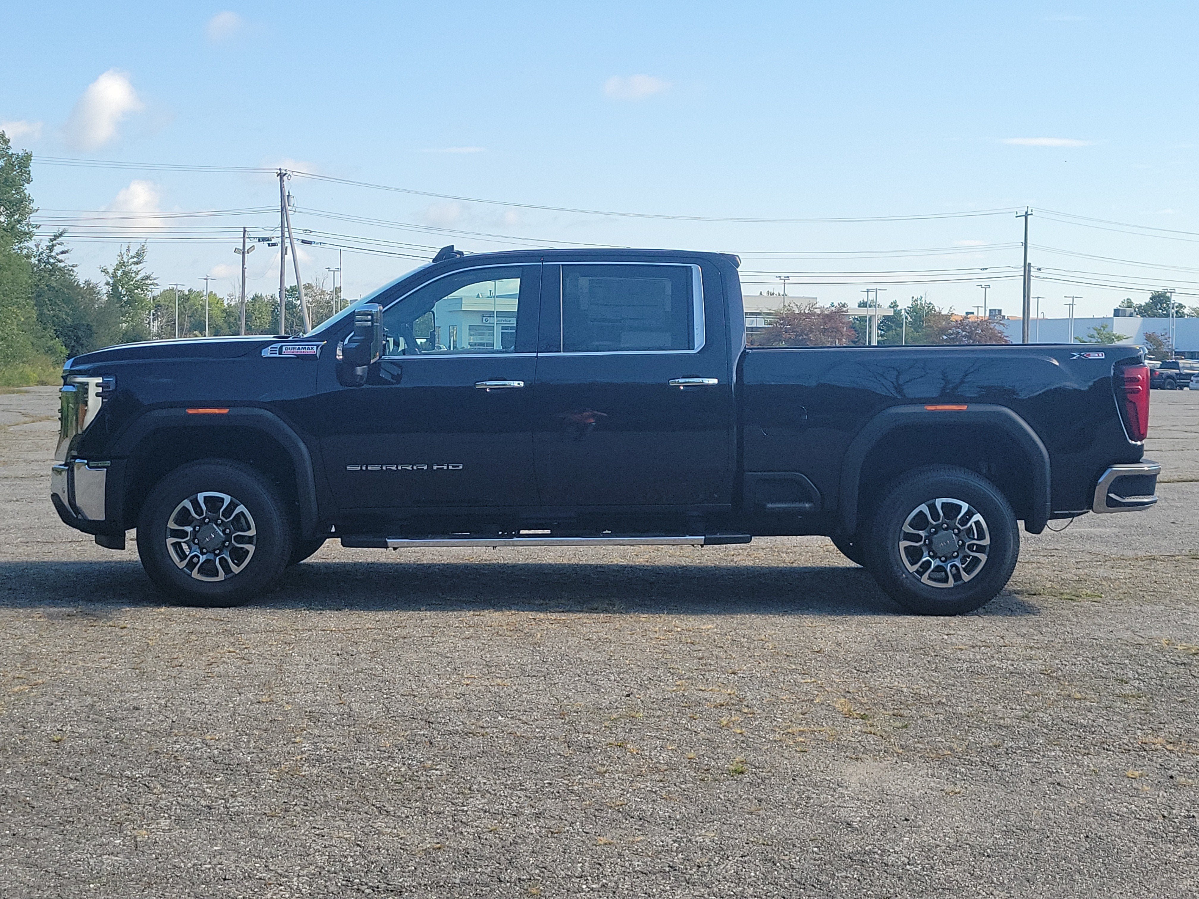 New 2026 GMC Sierra 3500 SLT w/ SLT Convenience Package AWD/4WD image 2