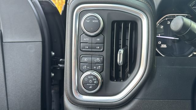 Used 2022 GMC Sierra 2500 AT4 w/ Gooseneck/5TH Wheel Package image 9