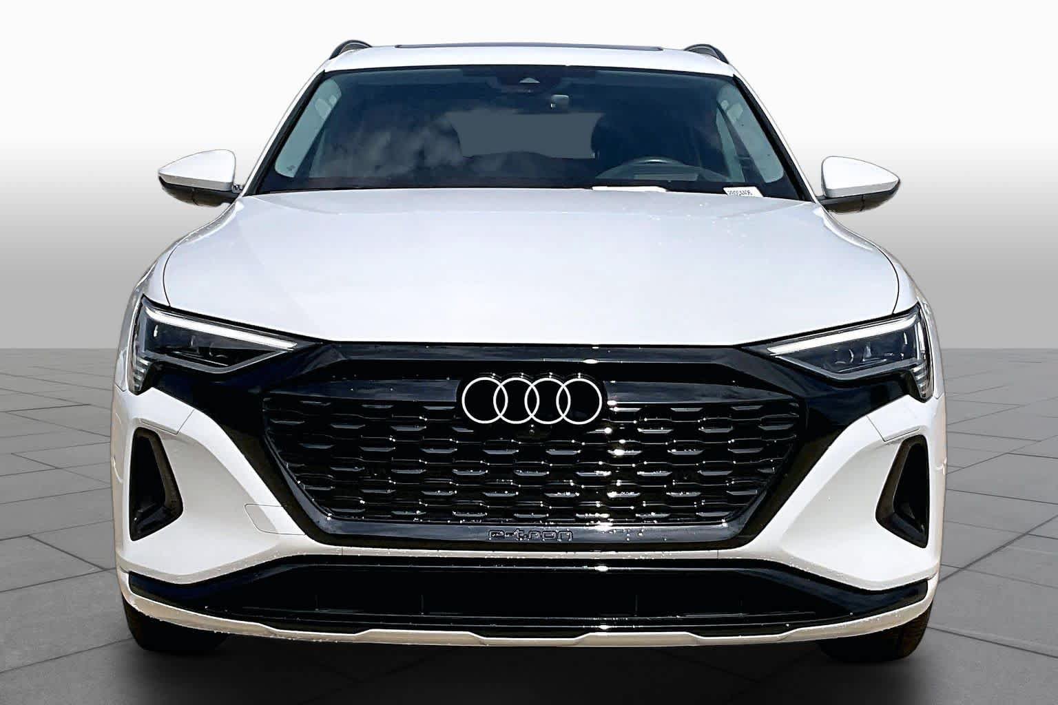 Used 2024 Audi Q8 e-tron Prestige w/ Prestige Package AWD/4WD image 3
