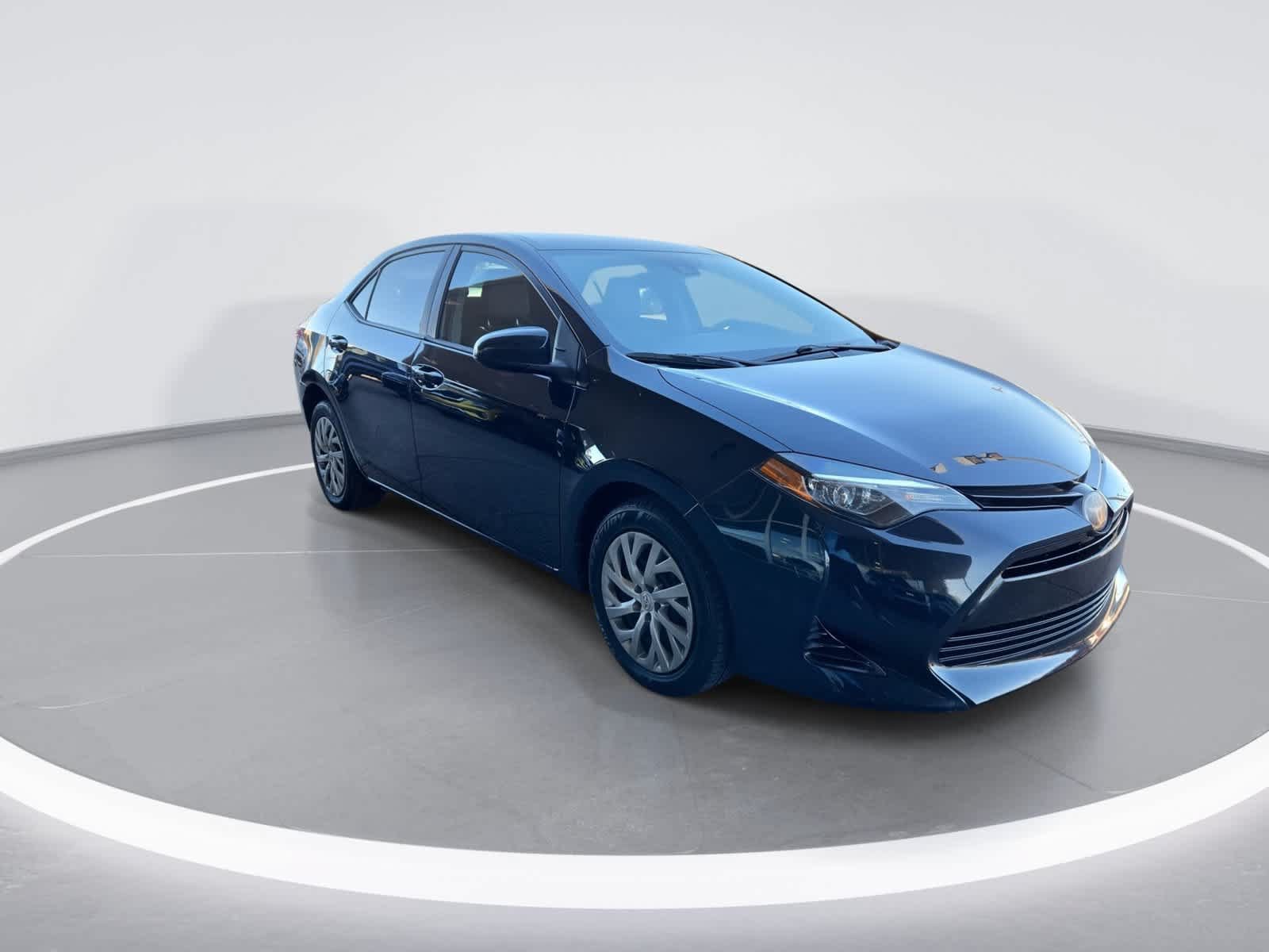 Used 2019 Toyota Corolla LE w/ Carpet Mat Package (TMS) FWD image 2