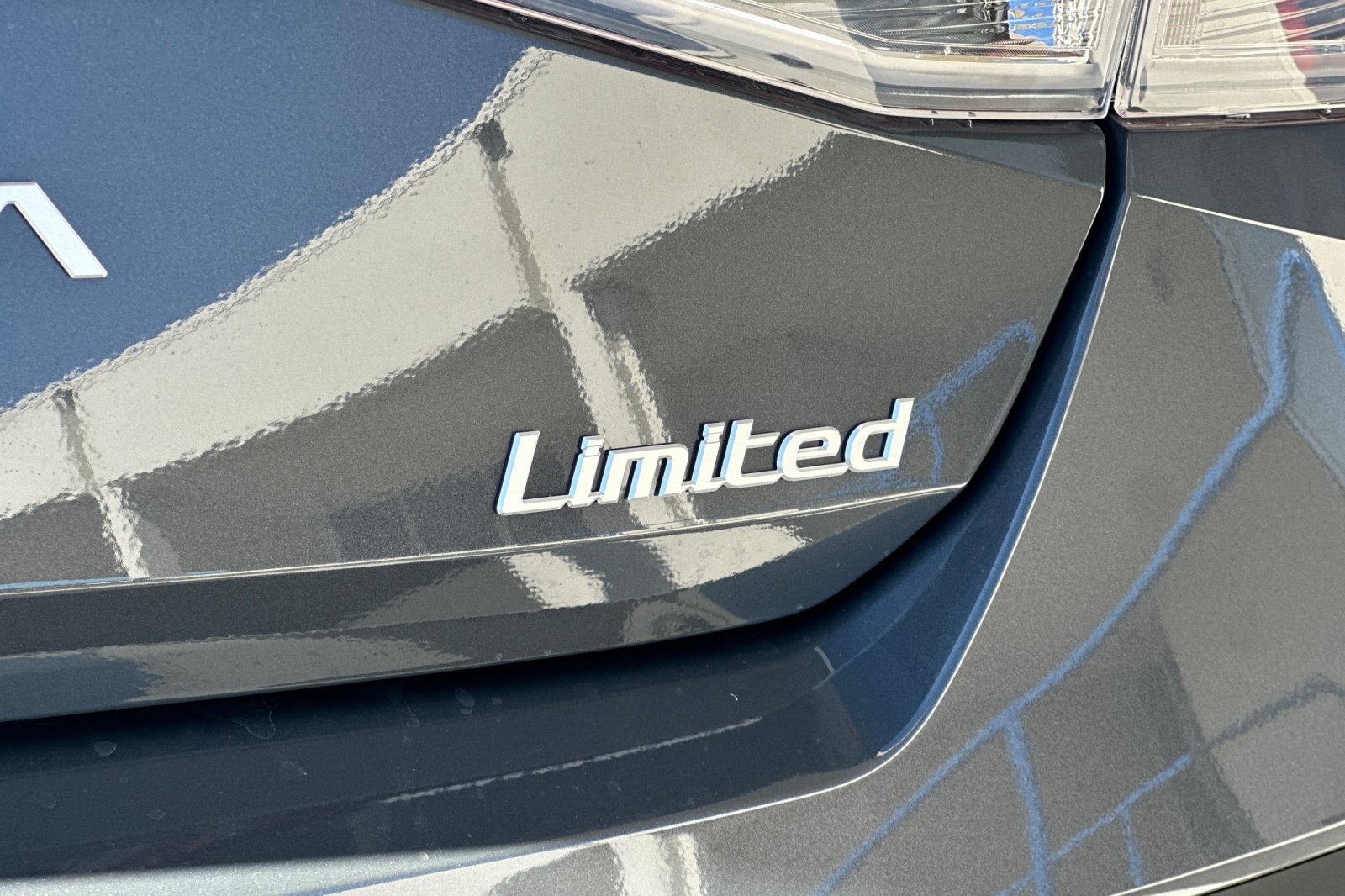 New 2026 Hyundai Elantra Limited FWD image 27
