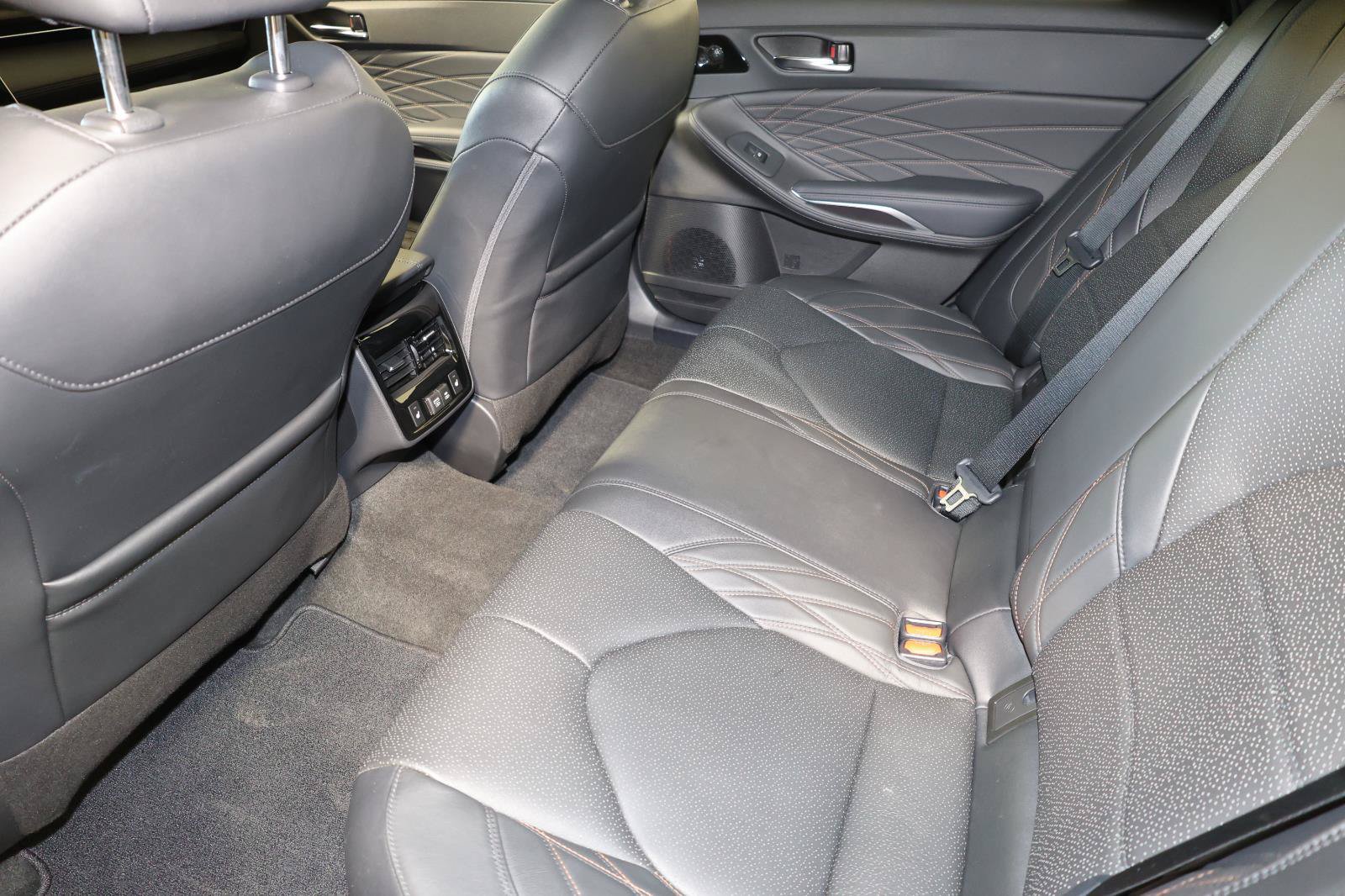 Used 2021 Toyota Avalon Limited FWD image 22