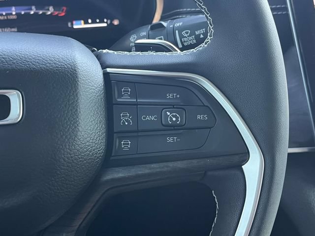 Used 2024 Jeep Grand Cherokee Limited w/ Black Appearance Package AWD/4WD image 28
