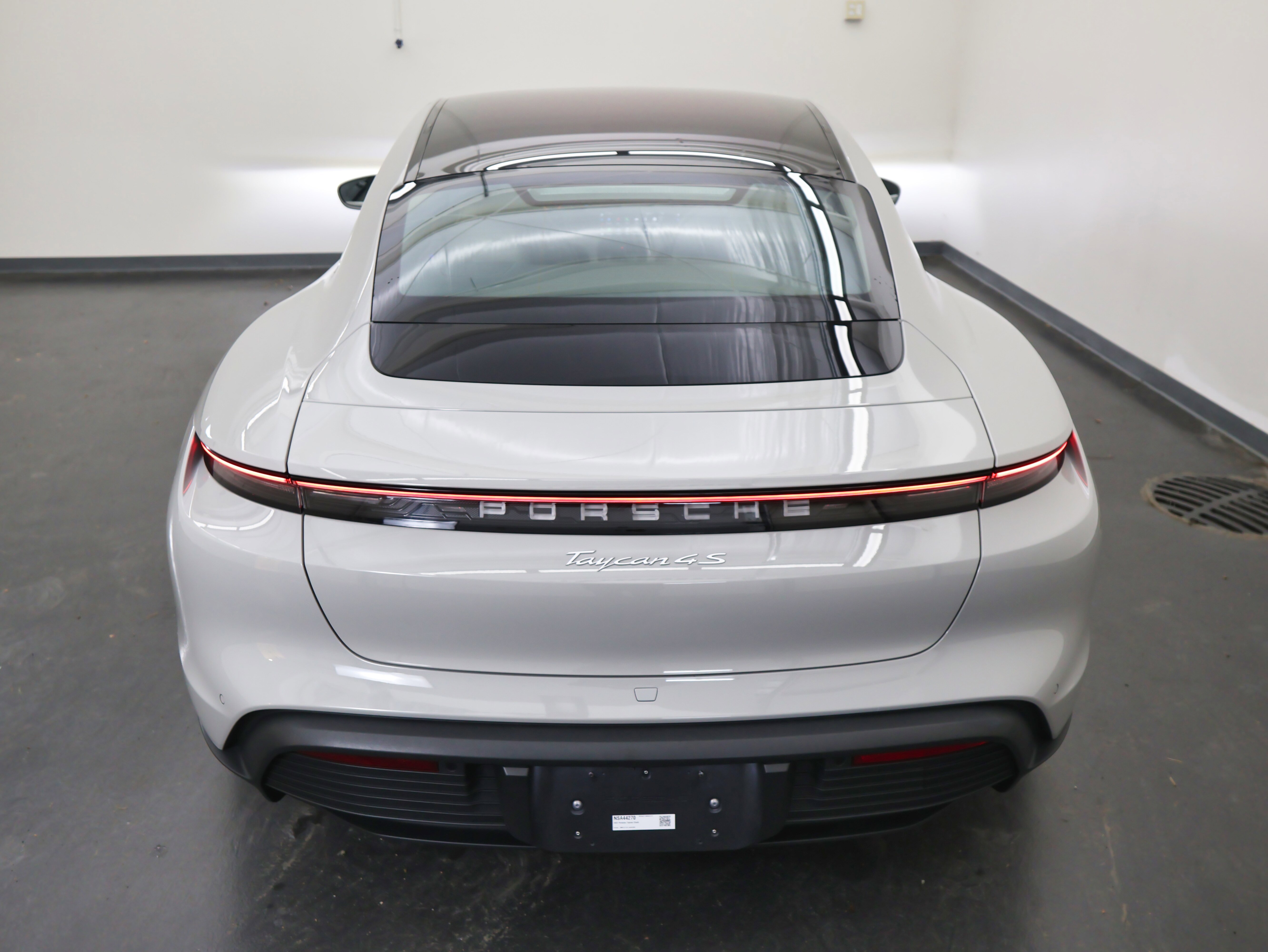 Used 2022 Porsche Taycan 4S image 10