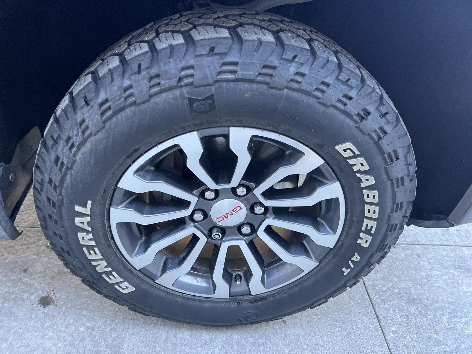 Used 2019 GMC Sierra 1500 AT4 image 8