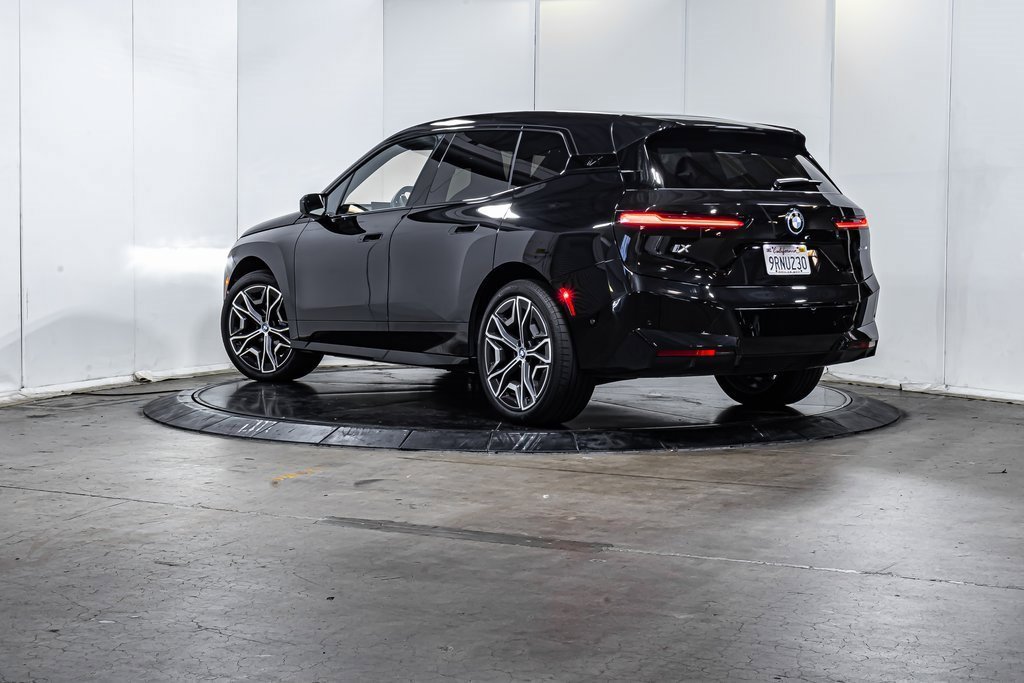 Used 2025 BMW iX xDrive50 image 3