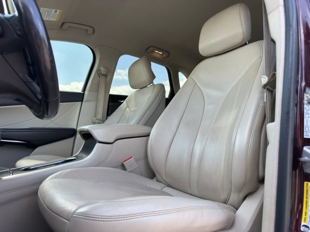 Used 2019 Lincoln MKC Select w/ Select Plus Package FWD image 13