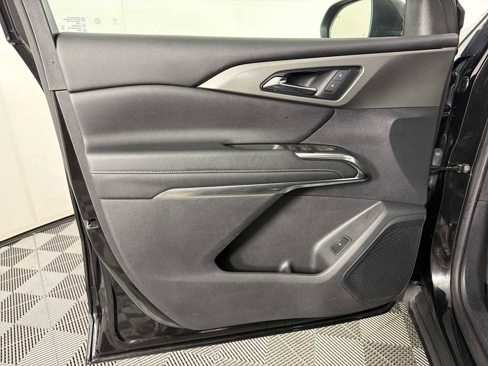 Certified 2024 Chevrolet Traverse LT image 8